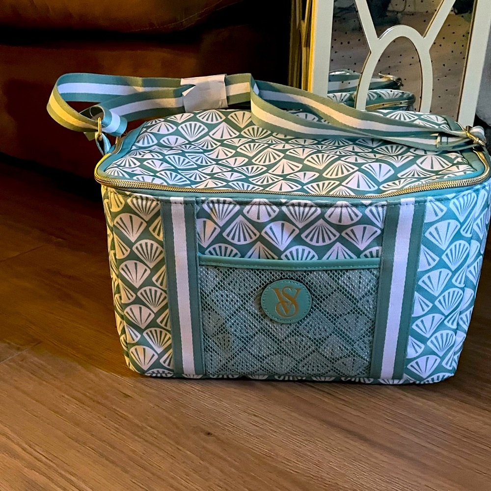 NWT Victoria Secret cooler travel tote
